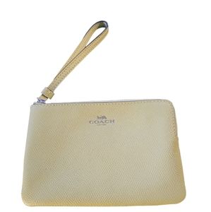 Coach wrislet wallet ( new)